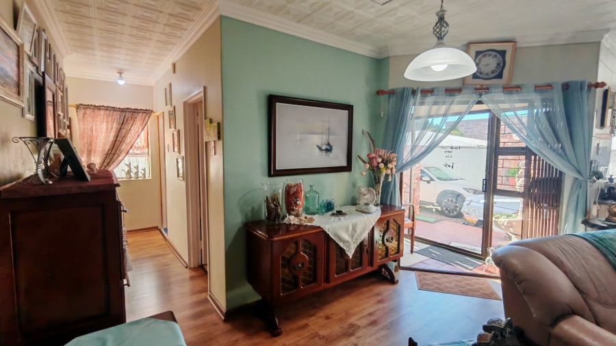 3 Bedroom Property for Sale in Deoville Park Western Cape